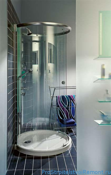 Дизайн ванной комнаты с круглой душевой кабиной фото