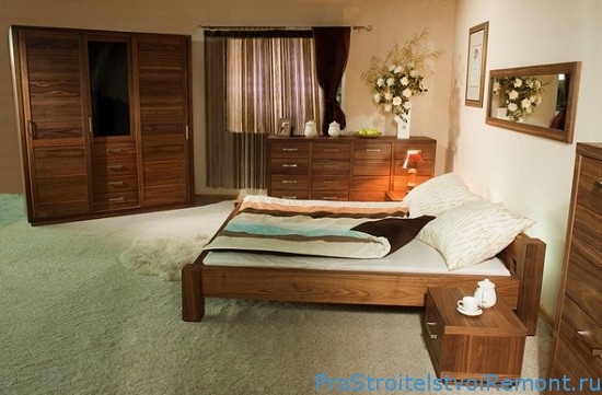 Спальня из массива дерева фото