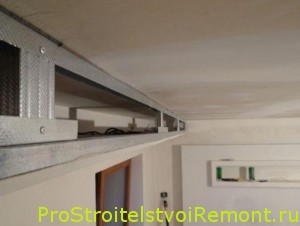Дизайн подвесного потолка из гипсокартона с гирляндой в спальне фото