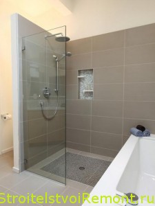 Ванная комната с душевой кабиной фото