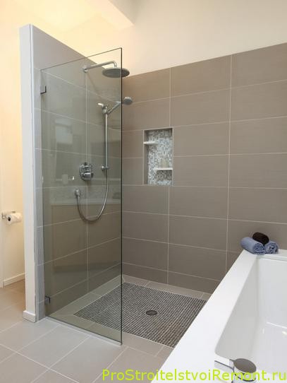 Ванная комната с душевой кабиной фото