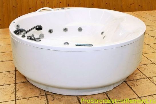 Круглая ванна с гидромассажем фото
